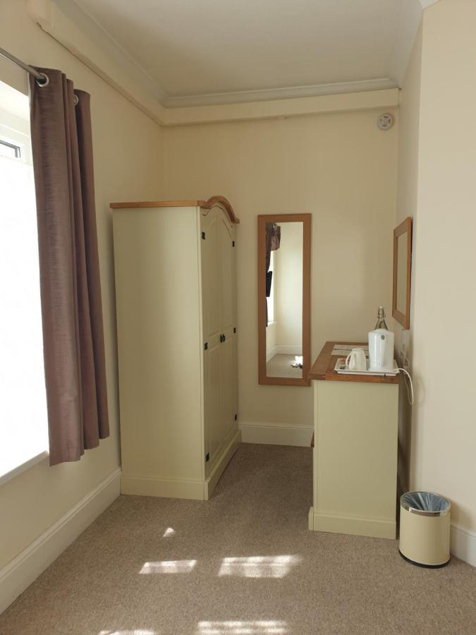 Crofton Guest House Weymouth Esterno foto