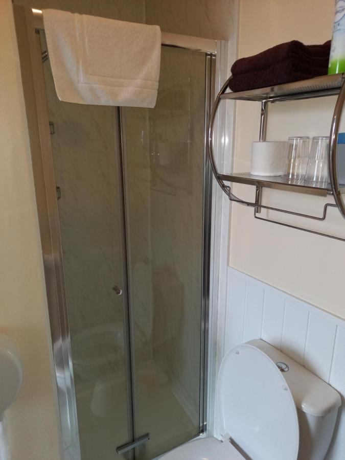 Crofton Guest House Weymouth Esterno foto