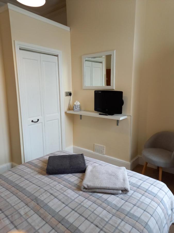 Crofton Guest House Weymouth Esterno foto